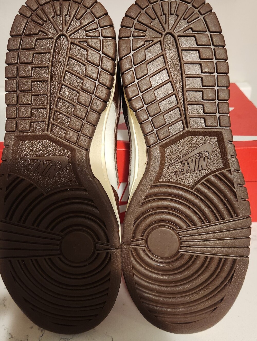 Womens Nike Brown and White Low-Top Dunk Sneakers 8.5 BRAND NEW - Picture 3 of 5